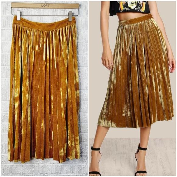 Anthropologie Dresses & Skirts - Anthropologie gold velvet skirt
